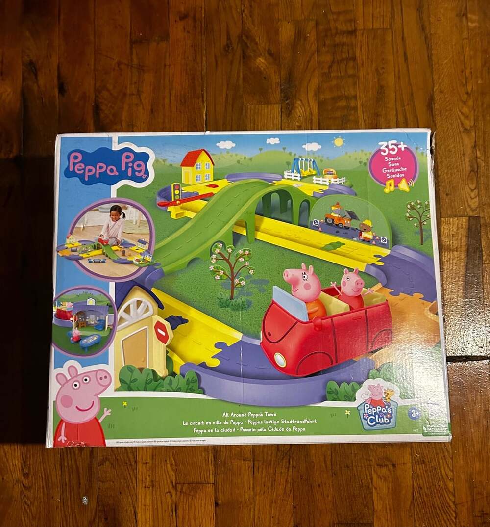 Peppa Pig All Around Peppa's Town Track Playset 35+ Sounds